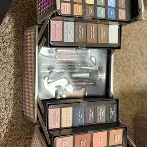 Ulta Beauty Eyeshadow Palette - Shimmering Neutrals and Bold Hues